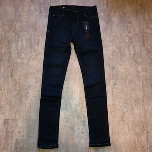 **NEW** Mid Rise Skinny Jean Leggings